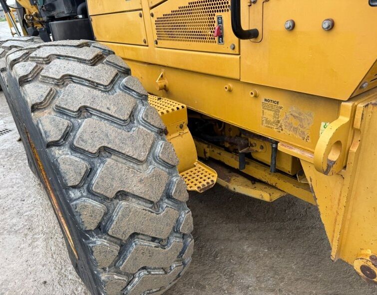 CATERPILLAR 140M AWD 6x6